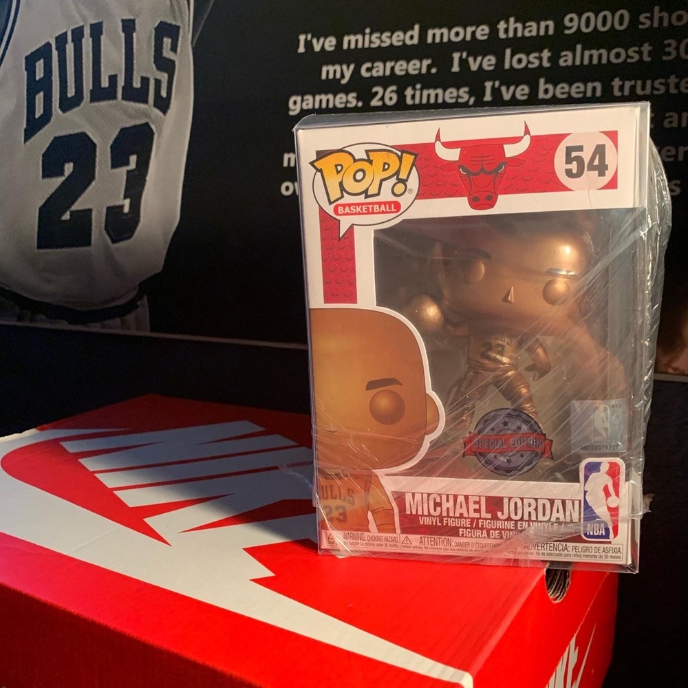 Michael Jordan Limited Edition Gold Pop Funko